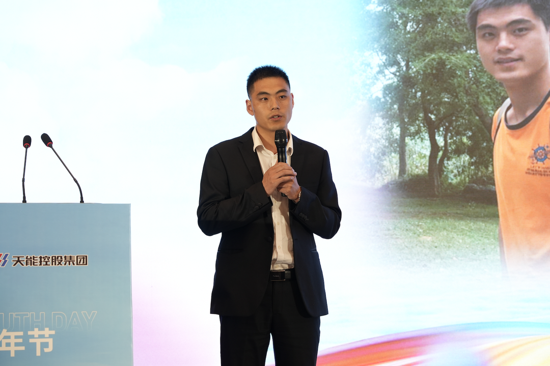 才聚jiuyou.com 智创未来|jiuyou.com青年这样过五四_1c7e971d.png